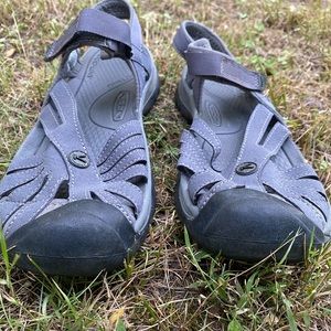 Keen Rose sandals grey 9.5 womens VGUC